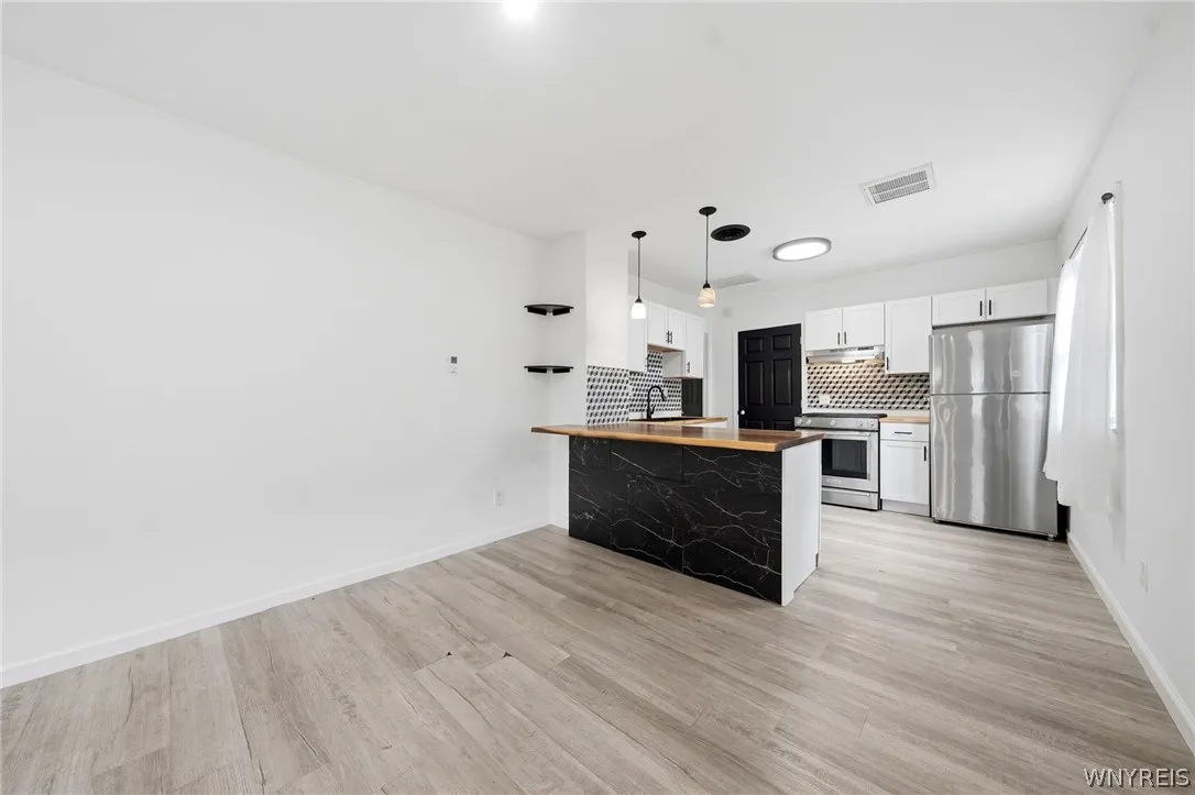 111 Dart Street, Buffalo, New York 14213, Buffalo, New York 14213, 1 Bedroom Bedrooms, 5 Room Rooms,1 BathroomBathrooms,Residential,For Sale,111 Dart Street, Buffalo, New York 14213,0,B1711482