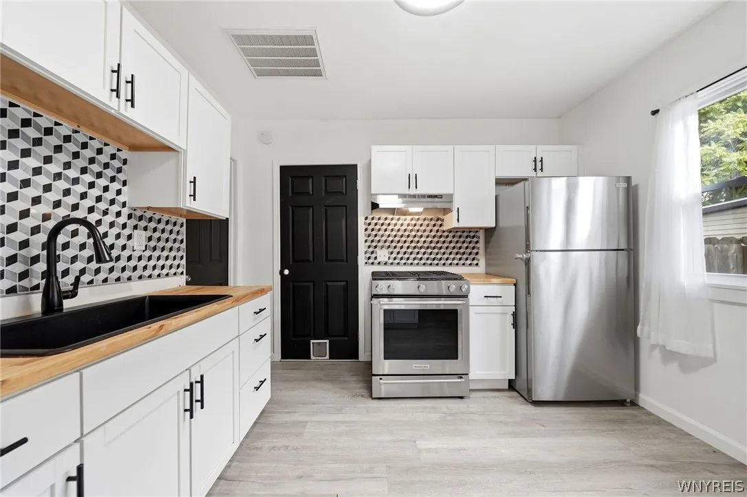 111 Dart Street, Buffalo, New York 14213, Buffalo, New York 14213, 1 Bedroom Bedrooms, 5 Room Rooms,1 BathroomBathrooms,Residential,For Sale,111 Dart Street, Buffalo, New York 14213,0,B1711482