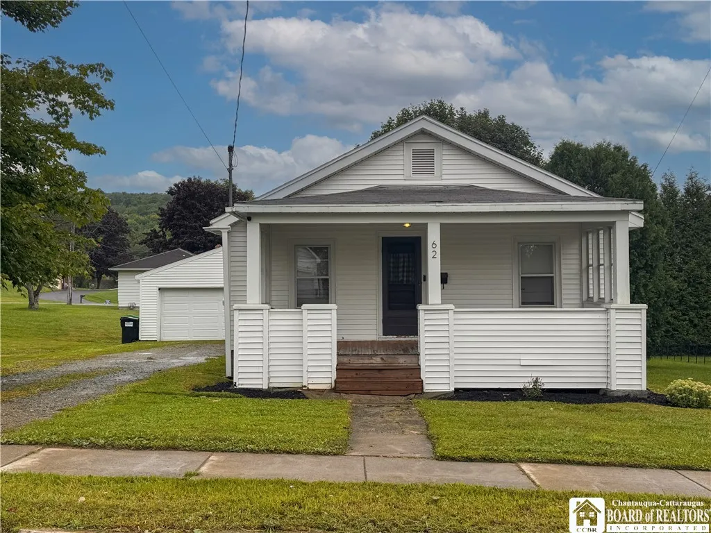 62 Mapleshade Avenue, Ellicott, New York 14733, Ellicott, New York 14733, 2 Bedroom Bedrooms, 7 Room Rooms,1 BathroomBathrooms,Residential,For Sale,62 Mapleshade Avenue, Ellicott, New York 14733,0,R1711340