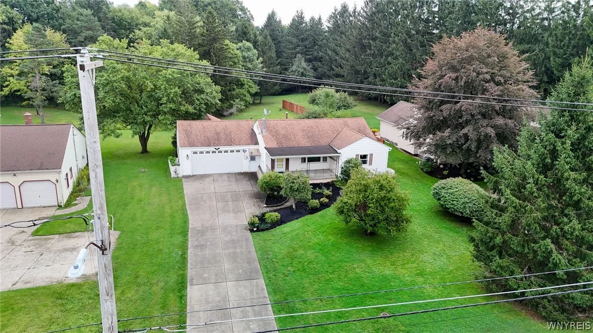 395 Leydecker Road, West Seneca, New York 14224, West Seneca, New York 14224, 2 Bedroom Bedrooms, 6 Room Rooms,1 BathroomBathrooms,Residential,Closed,395 Leydecker Road, West Seneca, New York 14224,0,B1711407