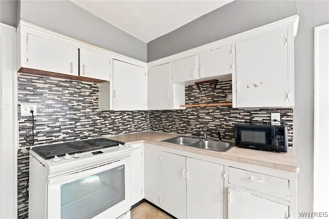 48 Custer Street, Buffalo, New York 14214, Buffalo, New York 14214, 4 Bedroom Bedrooms, 6 Room Rooms,1 BathroomBathrooms,Residential,For Sale,48 Custer Street, Buffalo, New York 14214,0,B1711739