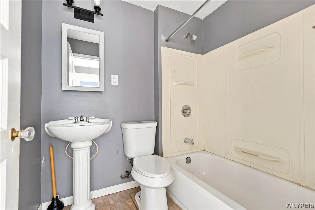 48 Custer Street, Buffalo, New York 14214, Buffalo, New York 14214, 4 Bedroom Bedrooms, 6 Room Rooms,1 BathroomBathrooms,Residential,For Sale,48 Custer Street, Buffalo, New York 14214,0,B1711739