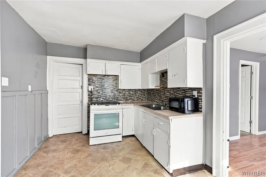 48 Custer Street, Buffalo, New York 14214, Buffalo, New York 14214, 4 Bedroom Bedrooms, 6 Room Rooms,1 BathroomBathrooms,Residential,For Sale,48 Custer Street, Buffalo, New York 14214,0,B1711739