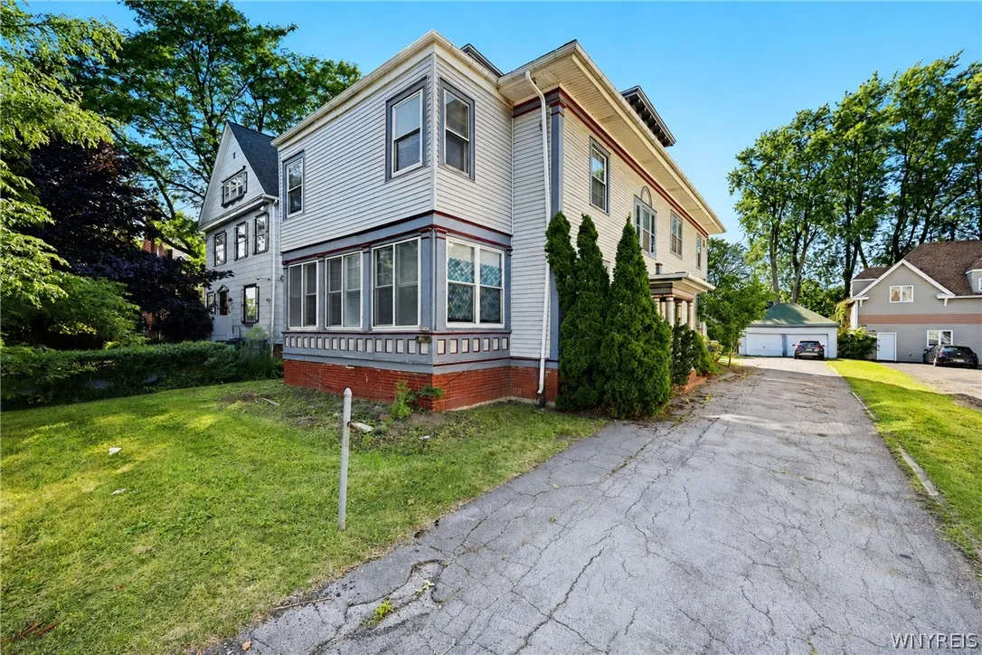 2776 Main Street, Buffalo, New York 14214, Buffalo, New York 14214, 5 Bedroom Bedrooms, ,3 BathroomBathrooms,Residential,For Sale,2776 Main Street, Buffalo, New York 14214,0,B1711834