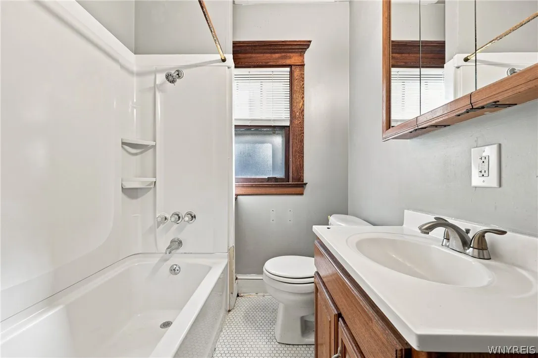 2776 Main Street, Buffalo, New York 14214, Buffalo, New York 14214, 5 Bedroom Bedrooms, ,3 BathroomBathrooms,Residential,For Sale,2776 Main Street, Buffalo, New York 14214,0,B1711834