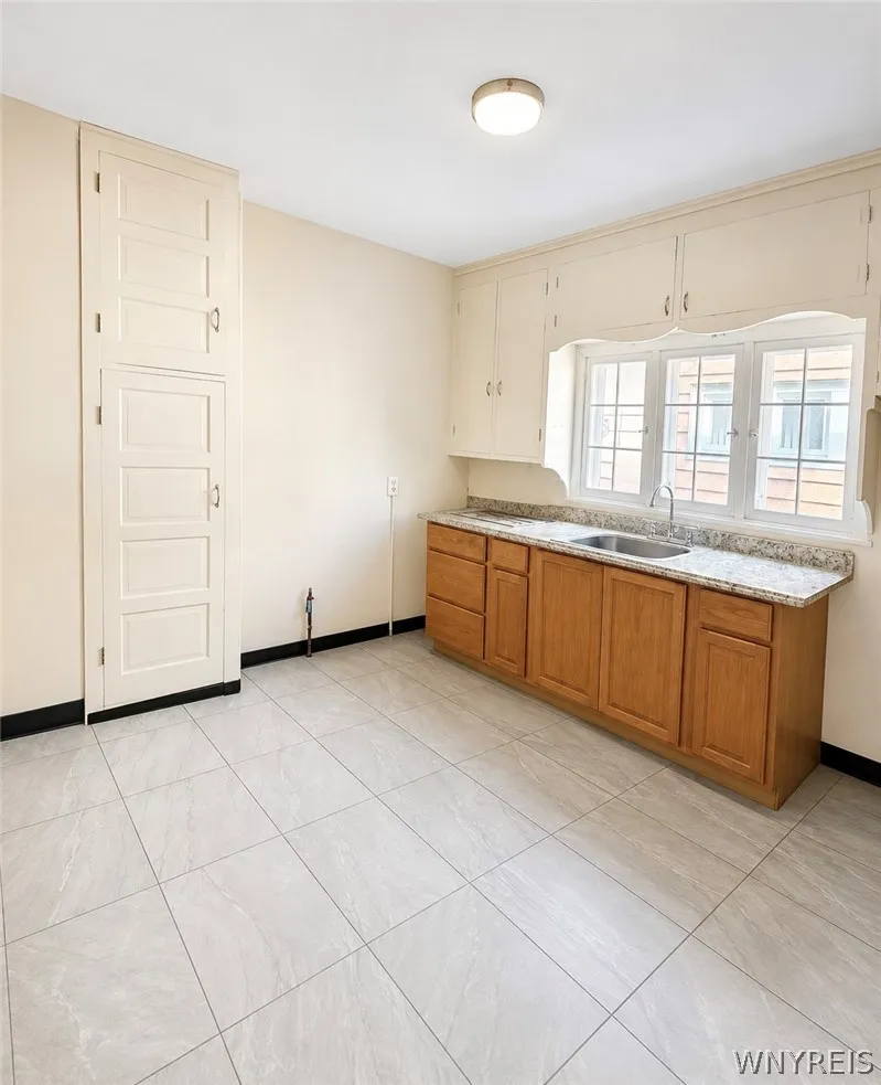87 Fernhill Avenue, Buffalo, New York 14215, Buffalo, New York 14215, 4 Bedroom Bedrooms, ,2 BathroomBathrooms,Residential,For Sale,87 Fernhill Avenue, Buffalo, New York 14215,0,B1711985