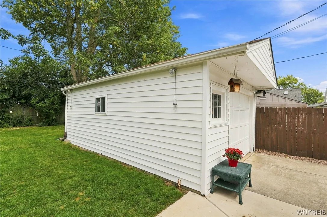 283 Wrexham Court North, Tonawanda, New York 14150, Tonawanda, New York 14150, 3 Bedroom Bedrooms, 9 Room Rooms,1 BathroomBathrooms,Residential,For Sale,283 Wrexham Court North, Tonawanda, New York 14150,0,B1711283