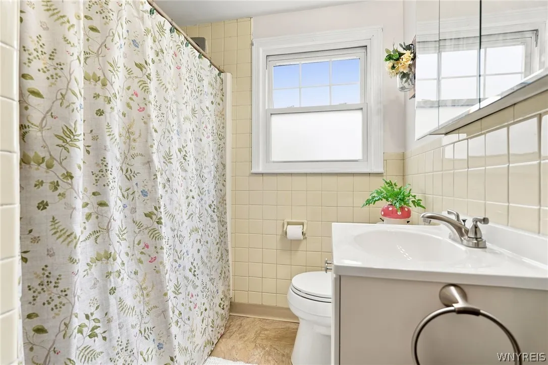 283 Wrexham Court North, Tonawanda, New York 14150, Tonawanda, New York 14150, 3 Bedroom Bedrooms, 9 Room Rooms,1 BathroomBathrooms,Residential,For Sale,283 Wrexham Court North, Tonawanda, New York 14150,0,B1711283