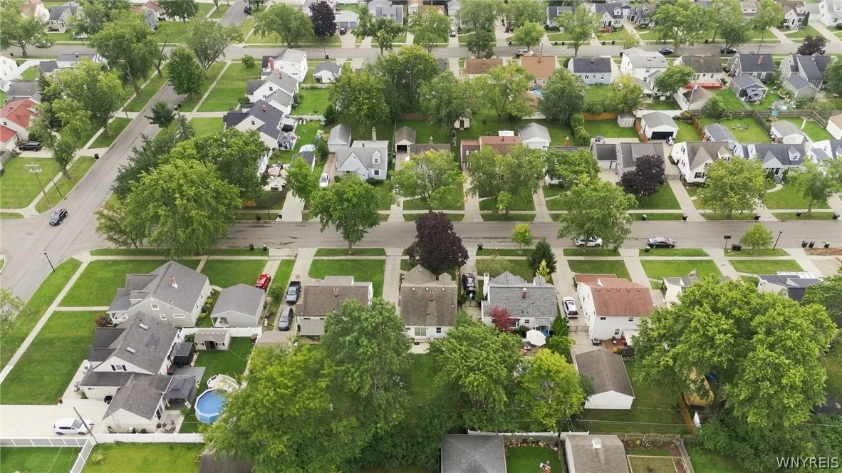 283 Wrexham Court North, Tonawanda, New York 14150, Tonawanda, New York 14150, 3 Bedroom Bedrooms, 9 Room Rooms,1 BathroomBathrooms,Residential,For Sale,283 Wrexham Court North, Tonawanda, New York 14150,0,B1711283