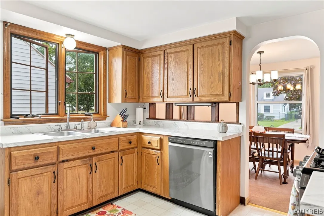 283 Wrexham Court North, Tonawanda, New York 14150, Tonawanda, New York 14150, 3 Bedroom Bedrooms, 9 Room Rooms,1 BathroomBathrooms,Residential,For Sale,283 Wrexham Court North, Tonawanda, New York 14150,0,B1711283