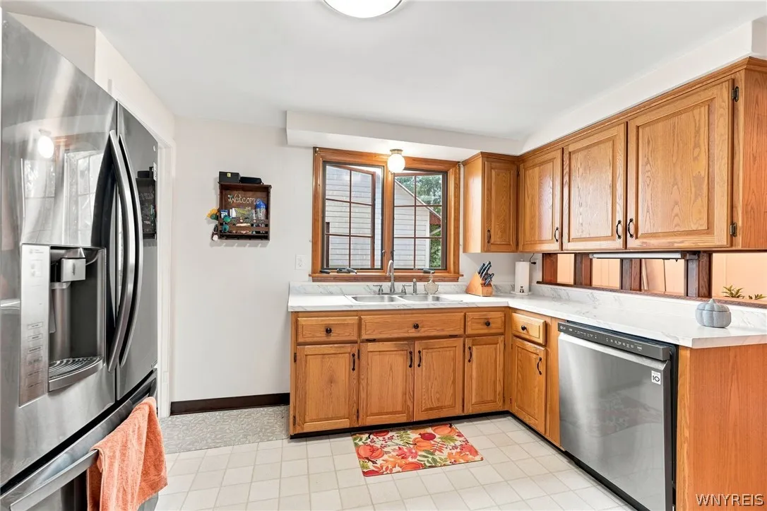 283 Wrexham Court North, Tonawanda, New York 14150, Tonawanda, New York 14150, 3 Bedroom Bedrooms, 9 Room Rooms,1 BathroomBathrooms,Residential,For Sale,283 Wrexham Court North, Tonawanda, New York 14150,0,B1711283