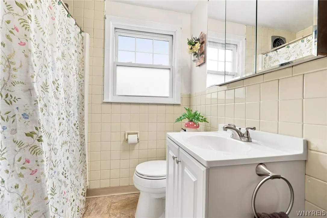 283 Wrexham Court North, Tonawanda, New York 14150, Tonawanda, New York 14150, 3 Bedroom Bedrooms, 9 Room Rooms,1 BathroomBathrooms,Residential,For Sale,283 Wrexham Court North, Tonawanda, New York 14150,0,B1711283