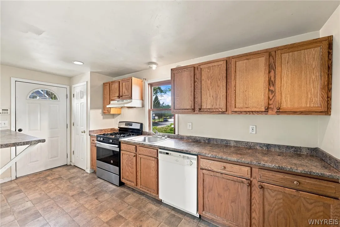 157 Merrimac Street, Buffalo, New York 14214, Buffalo, New York 14214, 5 Bedroom Bedrooms, 7 Room Rooms,2 BathroomBathrooms,Residential,For Sale,157 Merrimac Street, Buffalo, New York 14214,0,B1712099