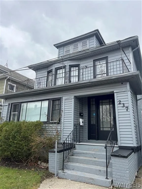 237 Tacoma Avenue 2nd Floor, Buffalo, New York 142, Buffalo, New York 14216, 3 Bedroom Bedrooms, 6 Room Rooms,1 BathroomBathrooms,Residential Lease,For Rent,237 Tacoma Avenue 2nd Floor, Buffalo, New York 142,0,B1711696