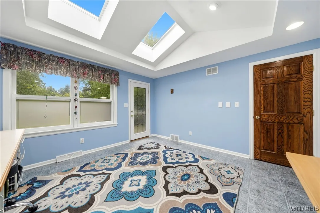 9515 High St, Clarence, New York 14032, Clarence, New York 14032, 4 Bedroom Bedrooms, 8 Room Rooms,2 BathroomBathrooms,Residential,For Sale,9515 High St, Clarence, New York 14032,0,B1712347