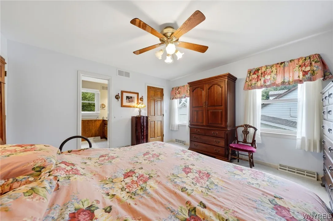 9515 High St, Clarence, New York 14032, Clarence, New York 14032, 4 Bedroom Bedrooms, 8 Room Rooms,2 BathroomBathrooms,Residential,For Sale,9515 High St, Clarence, New York 14032,0,B1712347