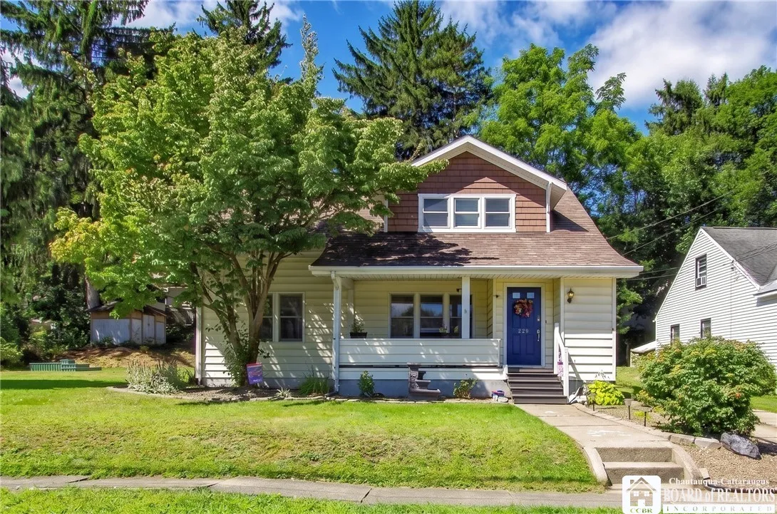 529 Weeks Street, Jamestown, New York 14701, Jamestown, New York 14701, 4 Bedroom Bedrooms, 9 Room Rooms,2 BathroomBathrooms,Residential,For Sale,529 Weeks Street, Jamestown, New York 14701,0,R1710798
