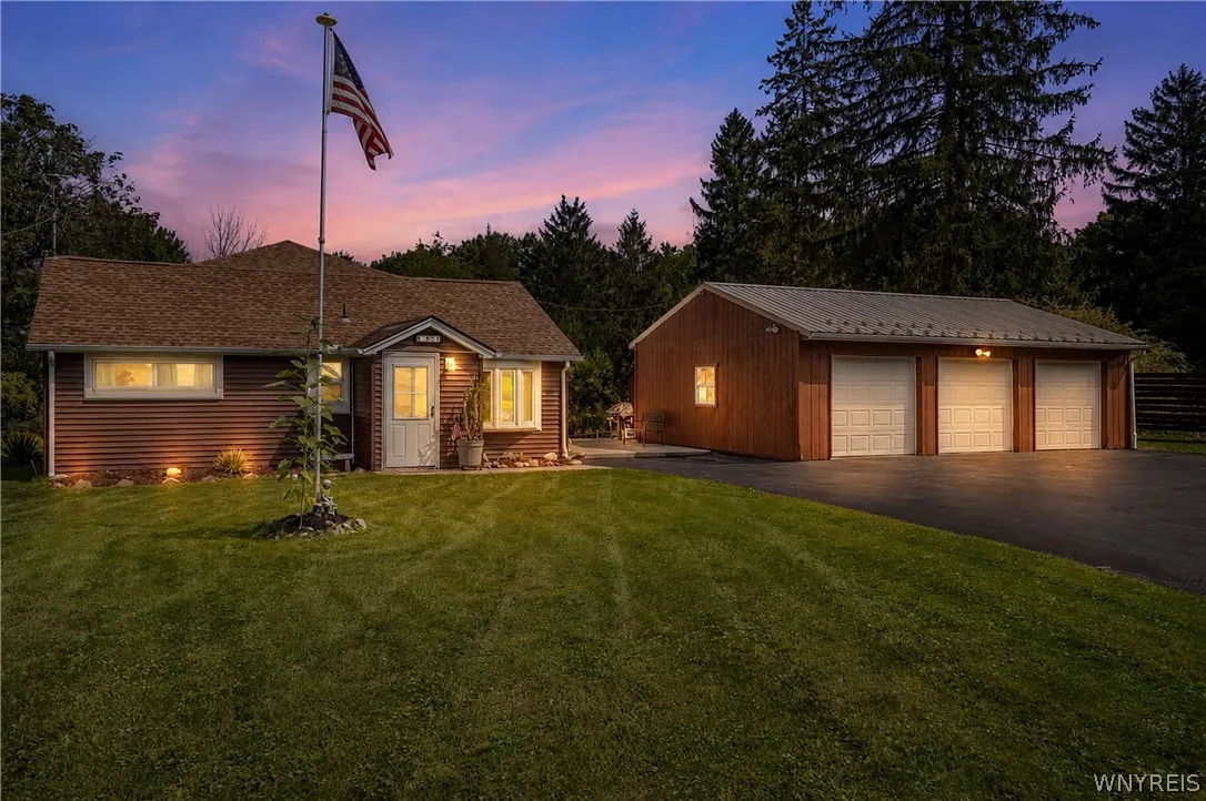 6551 Taylor Road, Hamburg, New York 14075, Hamburg, New York 14075, 2 Bedroom Bedrooms, 6 Room Rooms,2 BathroomBathrooms,Residential,For Sale,6551 Taylor Road, Hamburg, New York 14075,0,B1712862