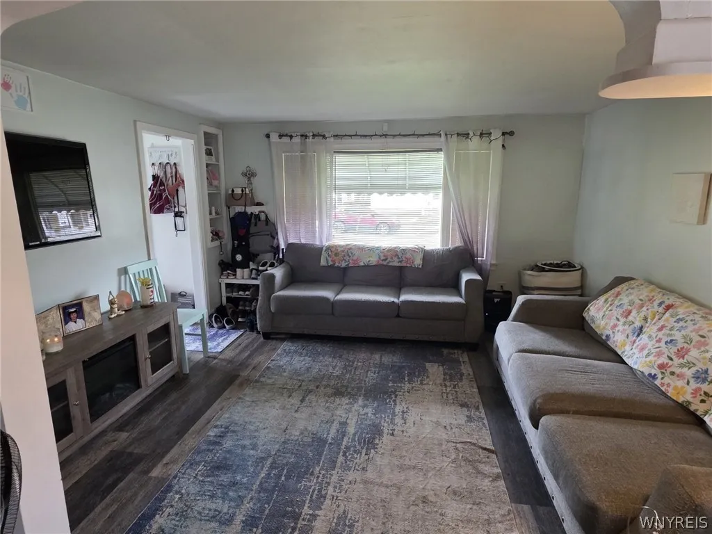 563 31st Street, Niagara Falls, New York 14301, Niagara Falls, New York 14301, 2 Bedroom Bedrooms, 4 Room Rooms,1 BathroomBathrooms,Residential,For Sale,563 31st Street, Niagara Falls, New York 14301,0,B1712908