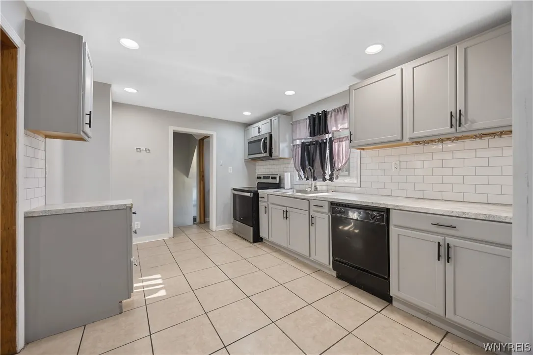 315 Willumae Drive, Syracuse, New York 13208, Syracuse, New York 13208, 3 Bedroom Bedrooms, 3 Room Rooms,2 BathroomBathrooms,Residential,For Sale,315 Willumae Drive, Syracuse, New York 13208,0,B1712923