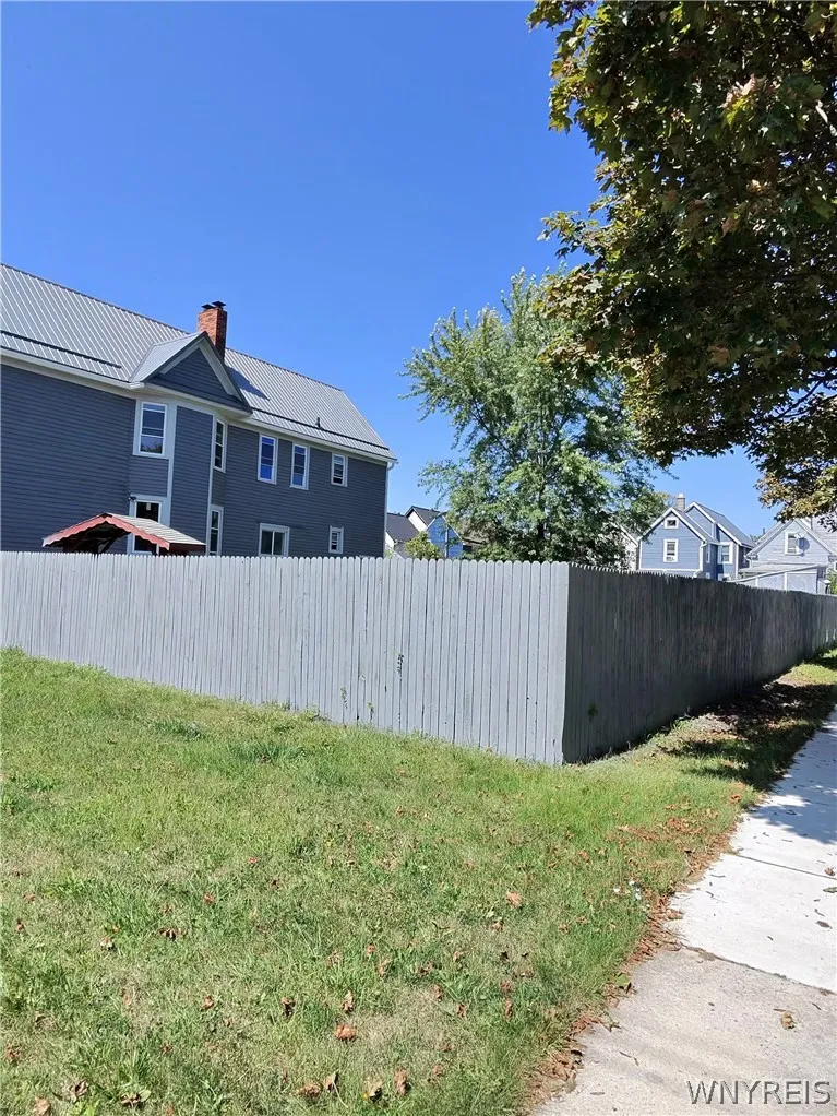 28 California Street, Buffalo, New York 14213, Buffalo, New York 14213, 6 Bedroom Bedrooms, ,2 BathroomBathrooms,Residential,For Sale,28 California Street, Buffalo, New York 14213,0,B1712929