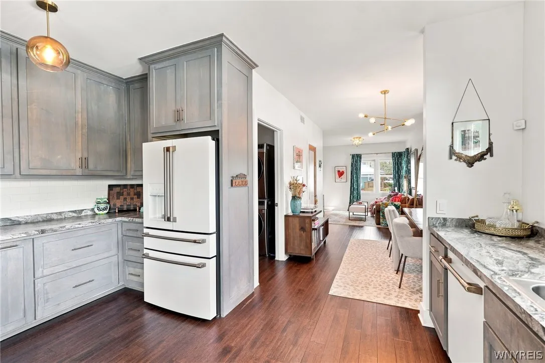 121 School Street, Buffalo, New York 14213, Buffalo, New York 14213, 2 Bedroom Bedrooms, 7 Room Rooms,2 BathroomBathrooms,Residential,For Sale,121 School Street, Buffalo, New York 14213,0,B1713280