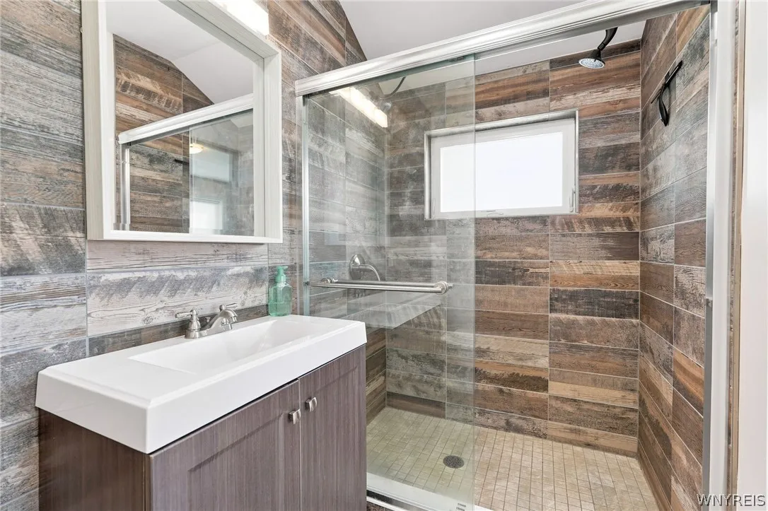 121 School Street, Buffalo, New York 14213, Buffalo, New York 14213, 2 Bedroom Bedrooms, 7 Room Rooms,2 BathroomBathrooms,Residential,For Sale,121 School Street, Buffalo, New York 14213,0,B1713280