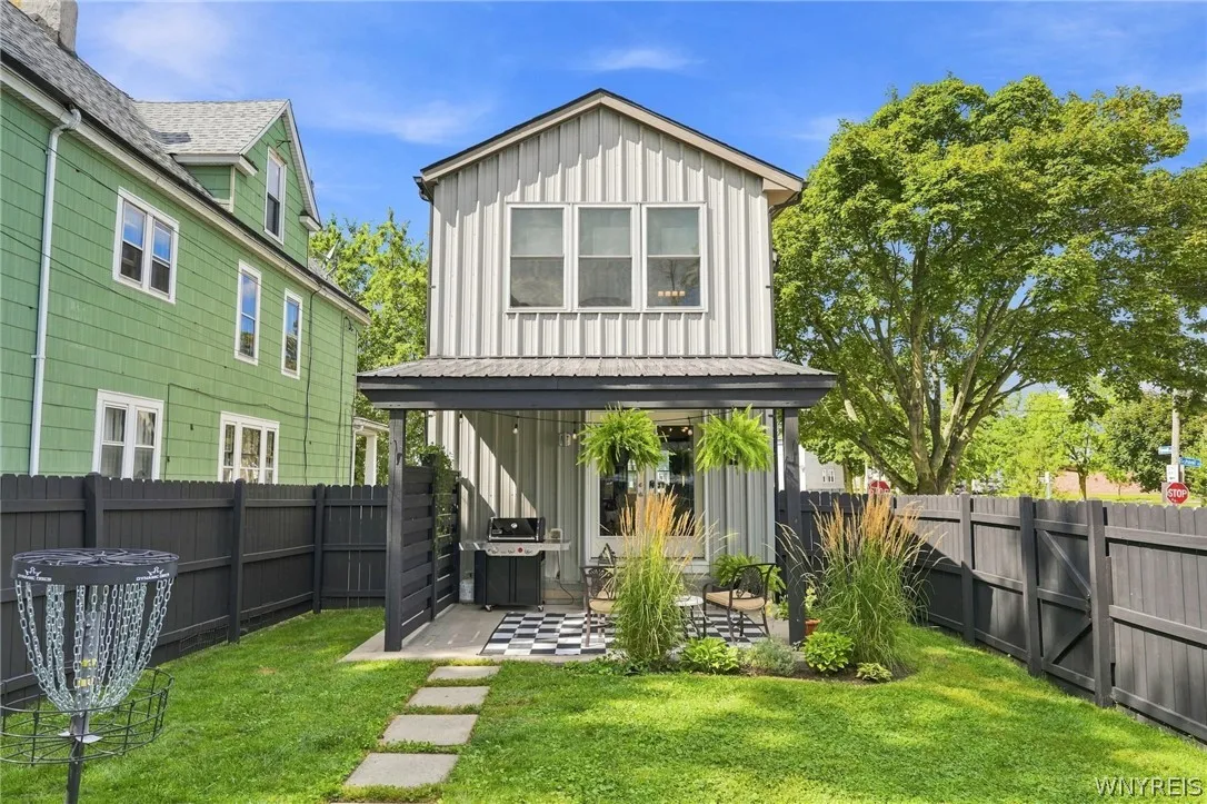 121 School Street, Buffalo, New York 14213, Buffalo, New York 14213, 2 Bedroom Bedrooms, 7 Room Rooms,2 BathroomBathrooms,Residential,For Sale,121 School Street, Buffalo, New York 14213,0,B1713280