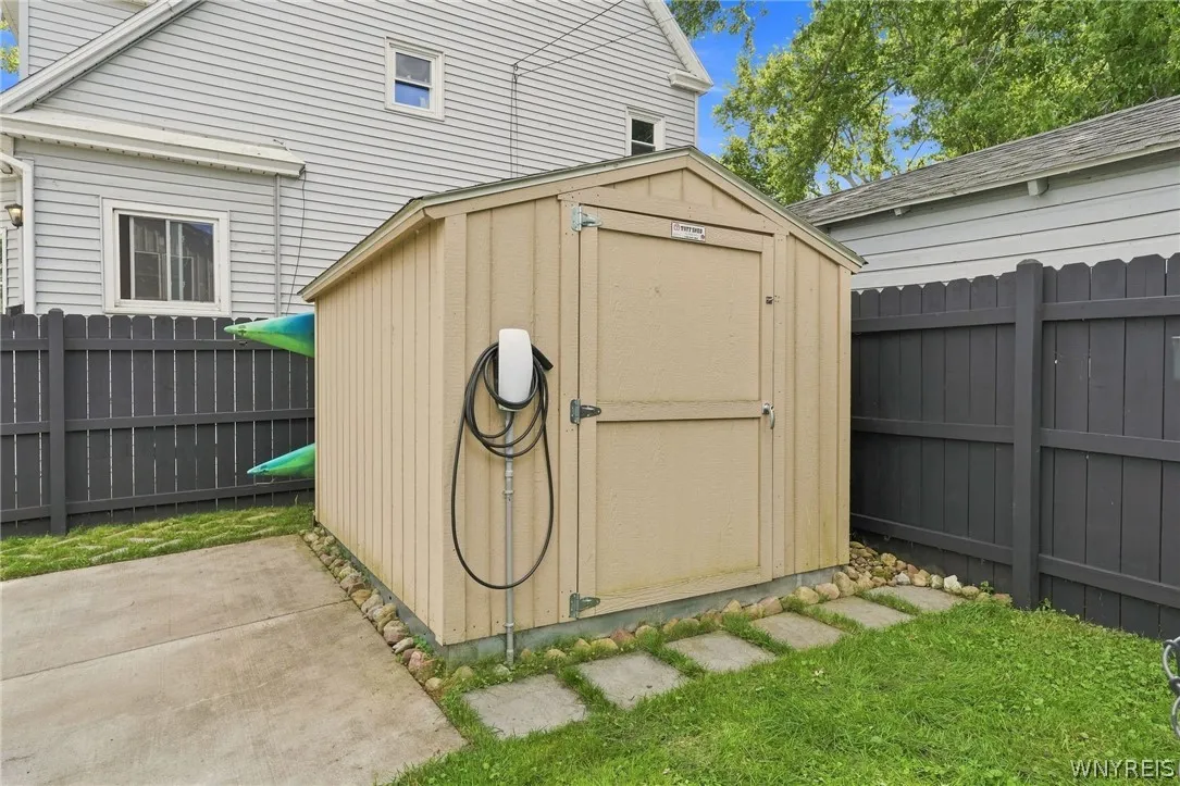 121 School Street, Buffalo, New York 14213, Buffalo, New York 14213, 2 Bedroom Bedrooms, 7 Room Rooms,2 BathroomBathrooms,Residential,For Sale,121 School Street, Buffalo, New York 14213,0,B1713280
