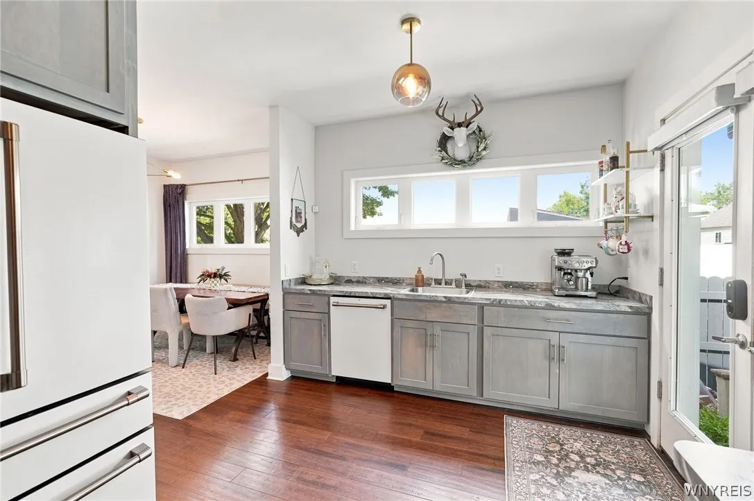 121 School Street, Buffalo, New York 14213, Buffalo, New York 14213, 2 Bedroom Bedrooms, 7 Room Rooms,2 BathroomBathrooms,Residential,For Sale,121 School Street, Buffalo, New York 14213,0,B1713280