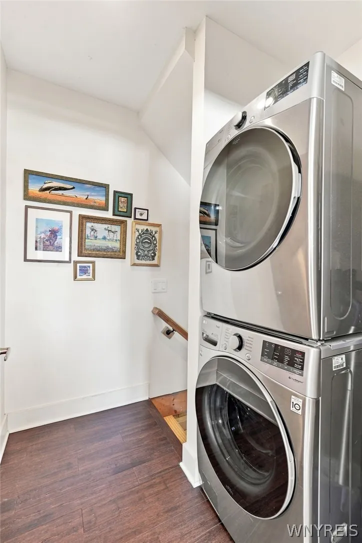 121 School Street, Buffalo, New York 14213, Buffalo, New York 14213, 2 Bedroom Bedrooms, 7 Room Rooms,2 BathroomBathrooms,Residential,For Sale,121 School Street, Buffalo, New York 14213,0,B1713280