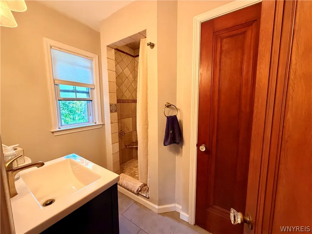 4468 Littlepine Road, Hamburg, New York 14075, Hamburg, New York 14075, 3 Bedroom Bedrooms, 7 Room Rooms,2 BathroomBathrooms,Residential,For Sale,4468 Littlepine Road, Hamburg, New York 14075,0,B1713357