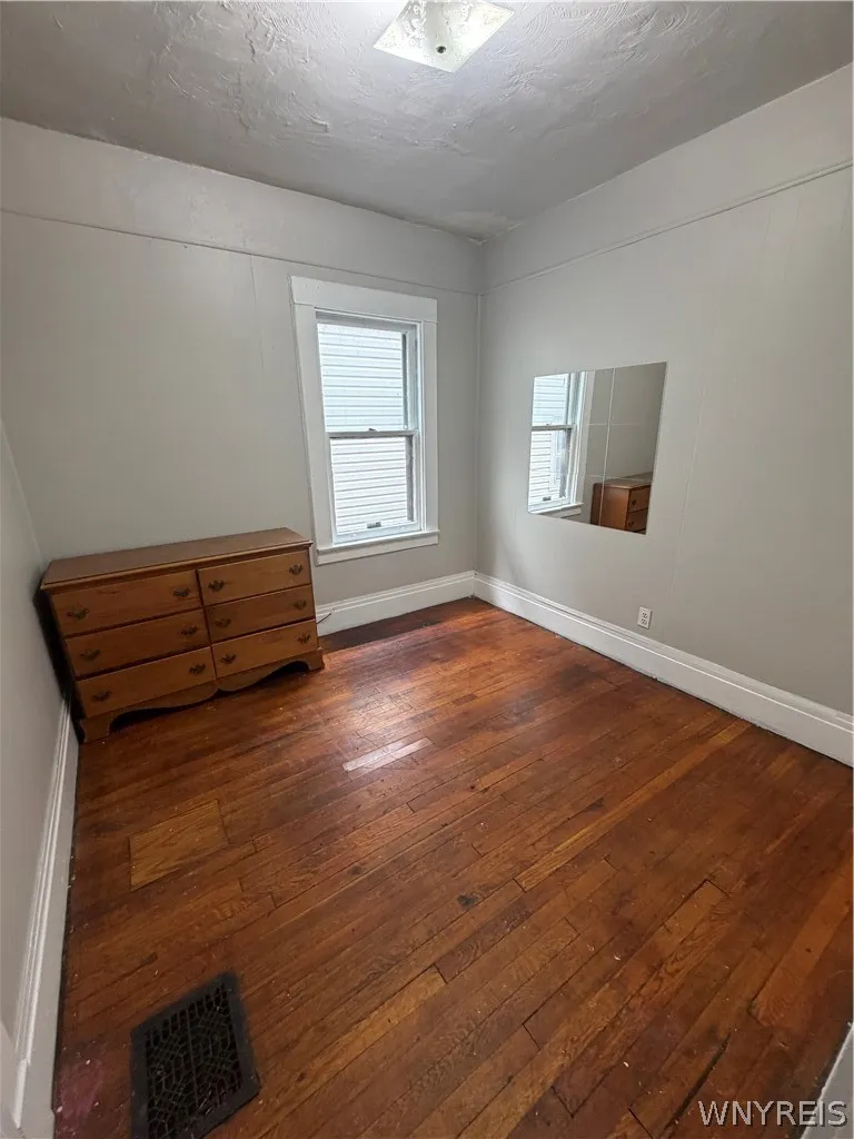 33 Tyler Street, Buffalo, New York 14214, Buffalo, New York 14214, 12 Bedroom Bedrooms, ,3 BathroomBathrooms,Residential,For Sale,33 Tyler Street, Buffalo, New York 14214,0,B1712497