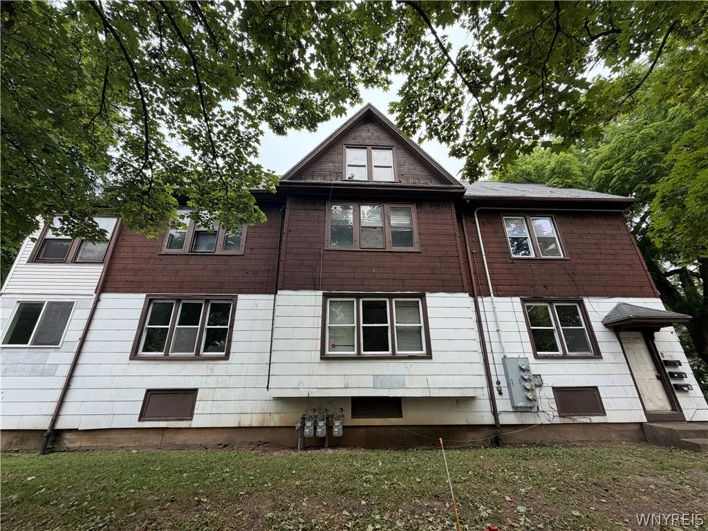 33 Tyler Street, Buffalo, New York 14214, Buffalo, New York 14214, 12 Bedroom Bedrooms, ,3 BathroomBathrooms,Residential,For Sale,33 Tyler Street, Buffalo, New York 14214,0,B1712497