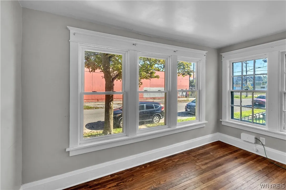 Lower Front Sunroom