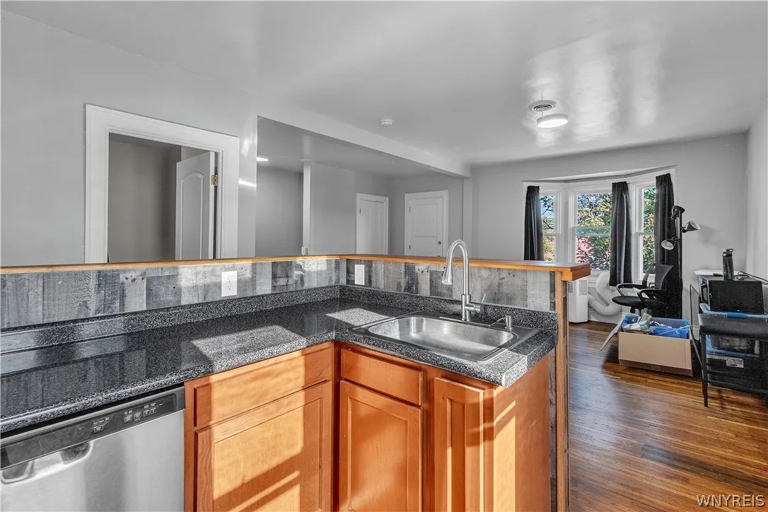 165 Arkansas Street, Buffalo, New York 14213, Buffalo, New York 14213, 6 Bedroom Bedrooms, ,3 BathroomBathrooms,Residential,For Sale,165 Arkansas Street, Buffalo, New York 14213,0,B1713326