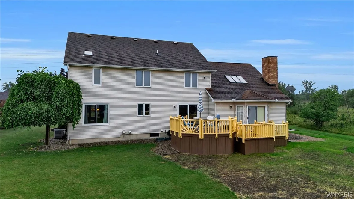 83 Meadowdale Lane, West Seneca, New York 14224, West Seneca, New York 14224, 4 Bedroom Bedrooms, 10 Room Rooms,2 BathroomBathrooms,Residential,For Sale,83 Meadowdale Lane, West Seneca, New York 14224,0,B1711093