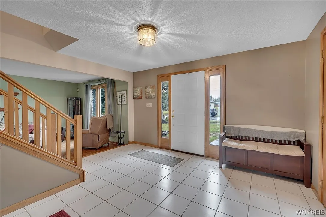 83 Meadowdale Lane, West Seneca, New York 14224, West Seneca, New York 14224, 4 Bedroom Bedrooms, 10 Room Rooms,2 BathroomBathrooms,Residential,For Sale,83 Meadowdale Lane, West Seneca, New York 14224,0,B1711093