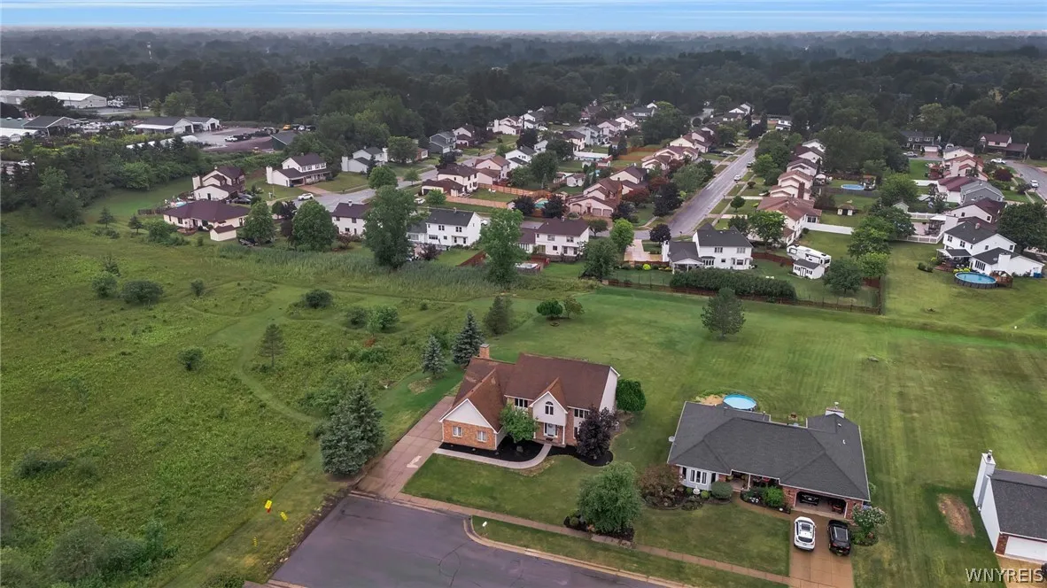 83 Meadowdale Lane, West Seneca, New York 14224, West Seneca, New York 14224, 4 Bedroom Bedrooms, 10 Room Rooms,2 BathroomBathrooms,Residential,For Sale,83 Meadowdale Lane, West Seneca, New York 14224,0,B1711093