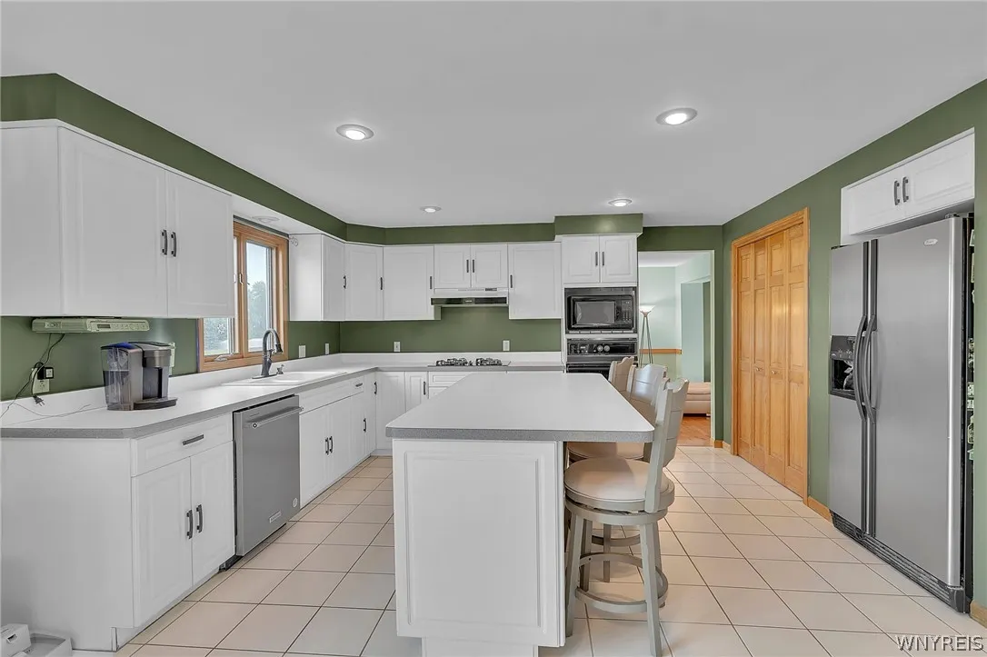 83 Meadowdale Lane, West Seneca, New York 14224, West Seneca, New York 14224, 4 Bedroom Bedrooms, 10 Room Rooms,2 BathroomBathrooms,Residential,For Sale,83 Meadowdale Lane, West Seneca, New York 14224,0,B1711093