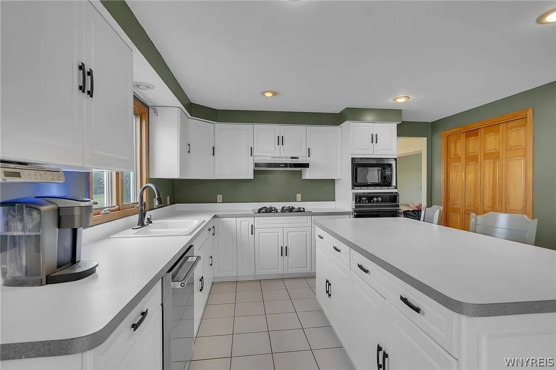 83 Meadowdale Lane, West Seneca, New York 14224, West Seneca, New York 14224, 4 Bedroom Bedrooms, 10 Room Rooms,2 BathroomBathrooms,Residential,For Sale,83 Meadowdale Lane, West Seneca, New York 14224,0,B1711093