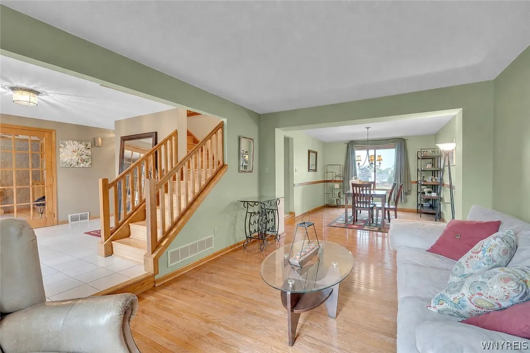 83 Meadowdale Lane, West Seneca, New York 14224, West Seneca, New York 14224, 4 Bedroom Bedrooms, 10 Room Rooms,2 BathroomBathrooms,Residential,For Sale,83 Meadowdale Lane, West Seneca, New York 14224,0,B1711093