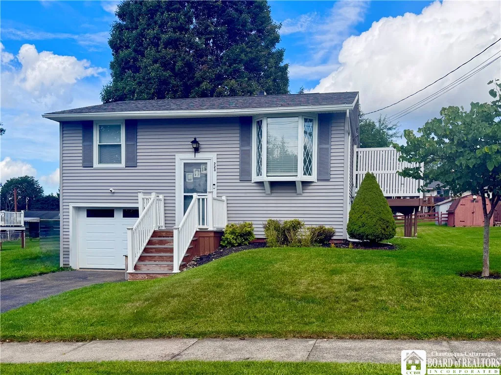 223 Ahrens Avenue, Jamestown, New York 14701, Jamestown, New York 14701, 3 Bedroom Bedrooms, 9 Room Rooms,2 BathroomBathrooms,Residential,Closed,223 Ahrens Avenue, Jamestown, New York 14701,0,R1712582