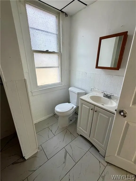 235 High Street Lower, Buffalo, New York 14204, Buffalo, New York 14204, 3 Bedroom Bedrooms, 6 Room Rooms,1 BathroomBathrooms,Residential Lease,For Rent,235 High Street Lower, Buffalo, New York 14204,0,B1714006