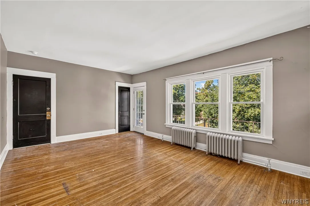 41 Crestwood Avenue Upper, Buffalo, New York 14216, Buffalo, New York 14216, 3 Bedroom Bedrooms, 7 Room Rooms,1 BathroomBathrooms,Residential Lease,For Rent,41 Crestwood Avenue Upper, Buffalo, New York 14216,0,B1714025