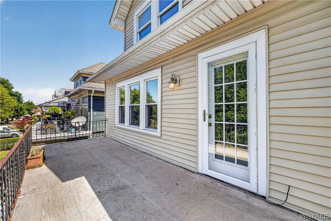 41 Crestwood Avenue Upper, Buffalo, New York 14216, Buffalo, New York 14216, 3 Bedroom Bedrooms, 7 Room Rooms,1 BathroomBathrooms,Residential Lease,For Rent,41 Crestwood Avenue Upper, Buffalo, New York 14216,0,B1714025