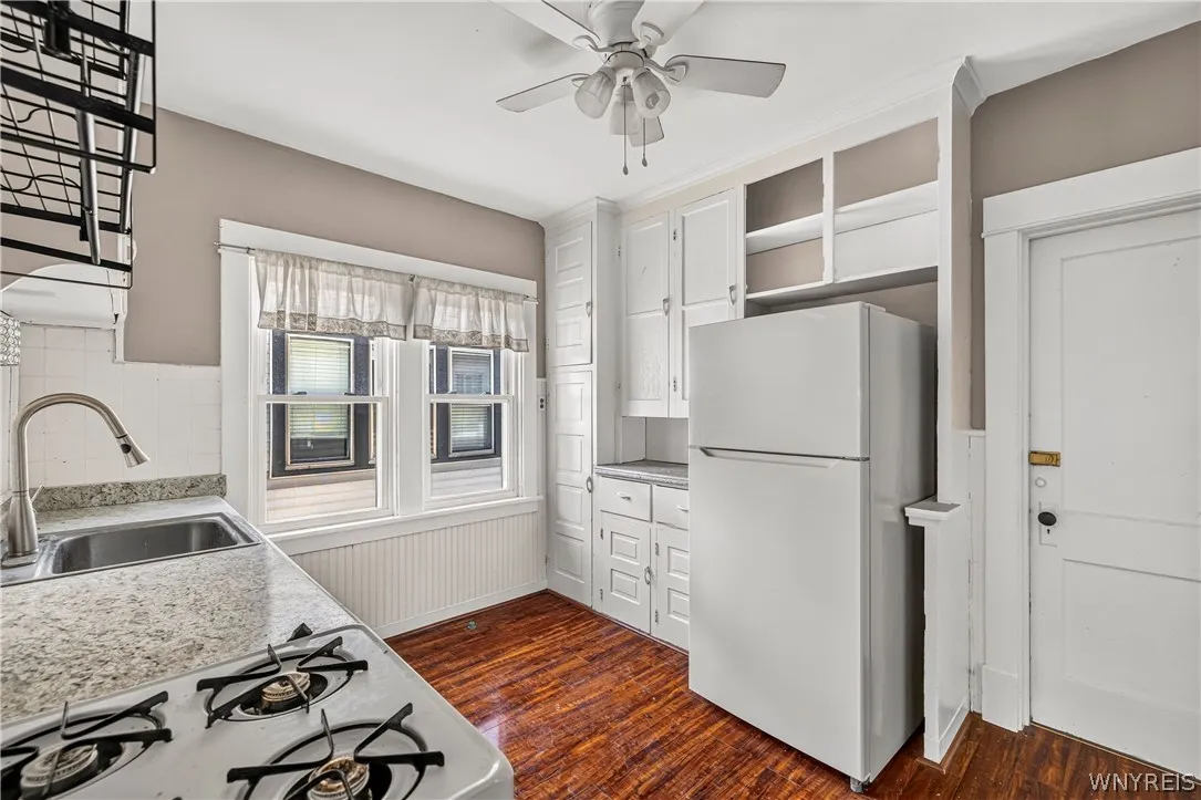 41 Crestwood Avenue Upper, Buffalo, New York 14216, Buffalo, New York 14216, 3 Bedroom Bedrooms, 7 Room Rooms,1 BathroomBathrooms,Residential Lease,For Rent,41 Crestwood Avenue Upper, Buffalo, New York 14216,0,B1714025