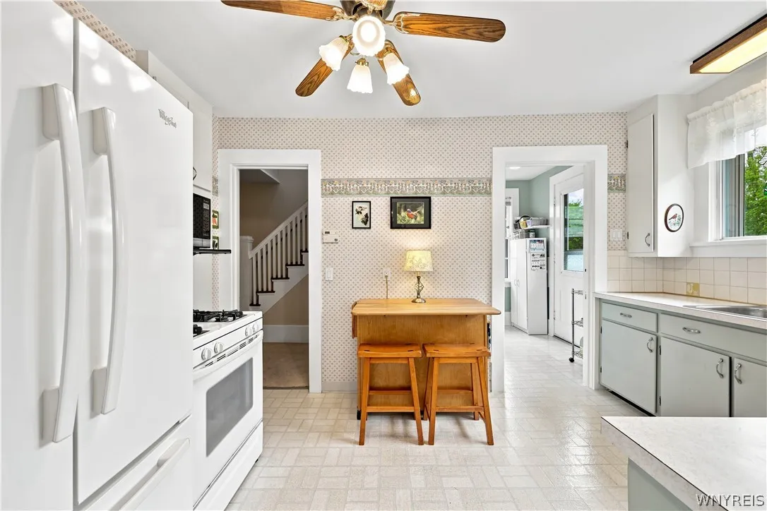 373 Woodbridge Avenue, Buffalo, New York 14214, Buffalo, New York 14214, 3 Bedroom Bedrooms, 8 Room Rooms,1 BathroomBathrooms,Residential,For Sale,373 Woodbridge Avenue, Buffalo, New York 14214,0,B1714125