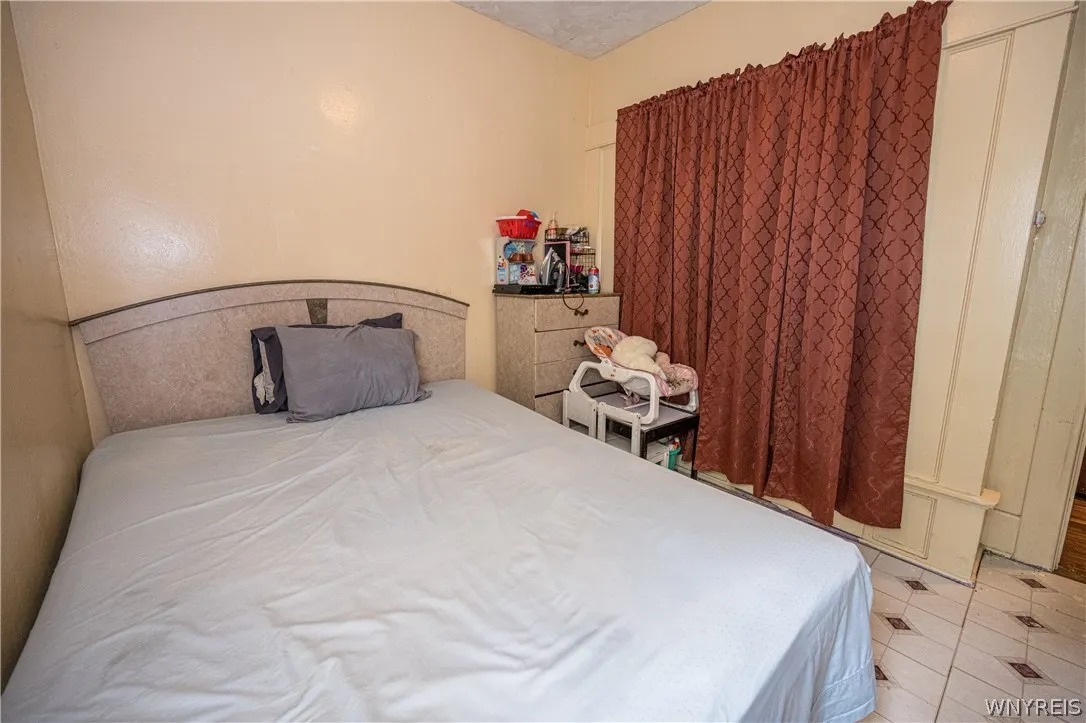 19 Tioga Street, Buffalo, New York 14216, Buffalo, New York 14216, 7 Bedroom Bedrooms, ,2 BathroomBathrooms,Residential,For Sale,19 Tioga Street, Buffalo, New York 14216,0,B1694378