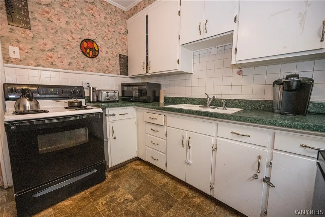 19 Tioga Street, Buffalo, New York 14216, Buffalo, New York 14216, 7 Bedroom Bedrooms, ,2 BathroomBathrooms,Residential,For Sale,19 Tioga Street, Buffalo, New York 14216,0,B1694378